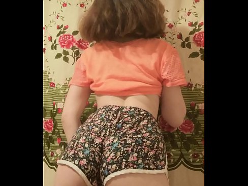 ❤️ Leanabh òg sexy a ’toirt dheth na shorts aice air a’ chamara ❤ Super porn aig gd.pornolymp.ru ❤