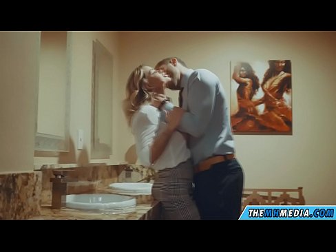 ❤️ Nuair a bhios fionn mòr gad mhealladh ann an seòmar fois poblach ❤  Super porn  aig gd.pornolymp.ru ❤
